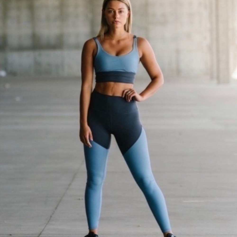 Zyia Women's size LRG Gray Blue Active Storm Parallel Luxe Hi Rise 7/8 Leggings.